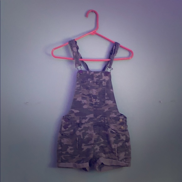 Army green camouflage overalls - Picture 1 of 1